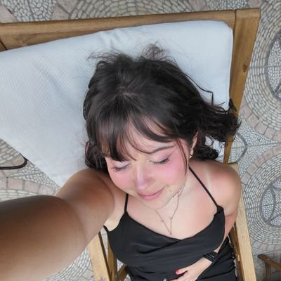 ese culo me rellena 3 menús 🤫🩷
anita para los amigos :)) 💗🌶
🍞🐝= imbeciles