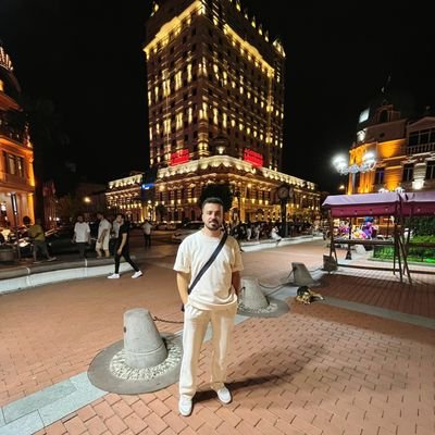 lazuriiberee's profile picture. 