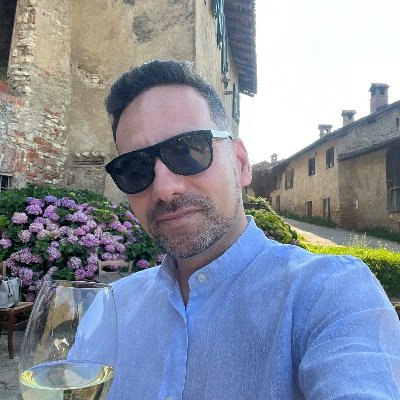 santosl1982's profile picture. 