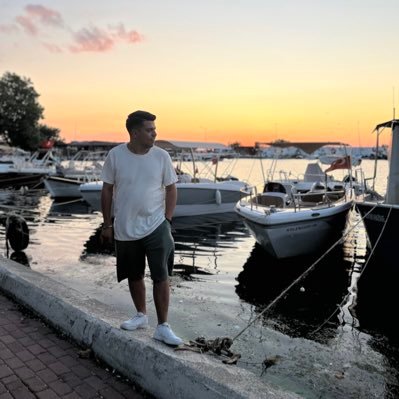 MURAT_BEY38's profile picture. Bizi ne severler ne özlerler. Ufak bi anı olarak gelir geçeriz.