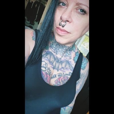 48 mom to 3 autistic boys..twins 19,youngest is 16 Boston Bruins..Bowie..Mike Patton .Skinny Puppy..married..metal.goth..industrial