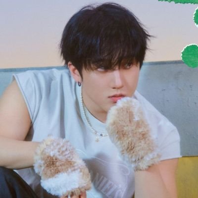 22•03•21 /// cantándole it's you a Hyunjin ♡