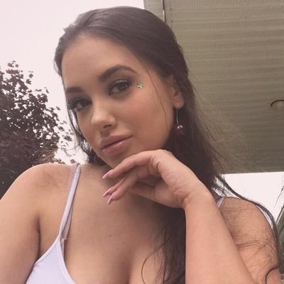 20🍑/5'11🌴/ cream & squirt queen 👑/ I only respond to serious buyers so DM for MEETUP and FT 📲 I'm available 🤪💦🍑