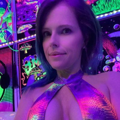 MollyDarksCave's profile picture. 💜 18+ ONLY! 💜 Baby gamer 💜 Only Fans 💜 Southern girl living in a trippy world 💜 kitties & titties 💜