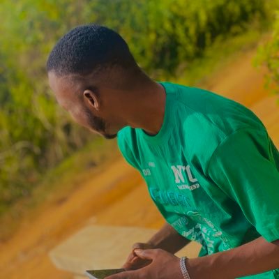 OmolayoEmmanue2's profile picture. OMOLAYO CREATIVE CO. - Ask me about Study Abroad || Graphics Design || Digital Marketing || Industrial Chemist!❤️💡|CFC| business ~ emaxlayo@gmail.com