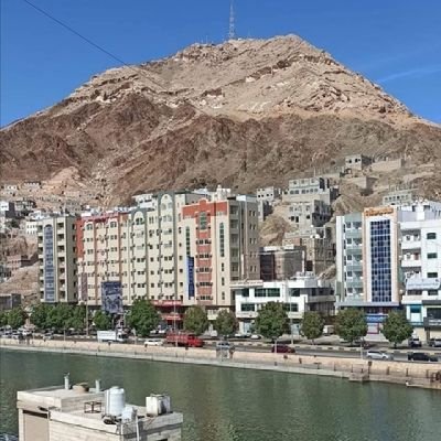 almklawy75614's profile picture. 