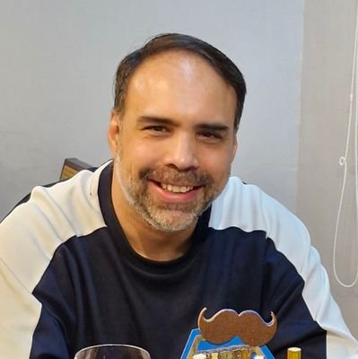 hdsalinas's profile picture. 