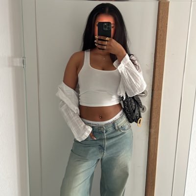 222nafi's profile picture. 