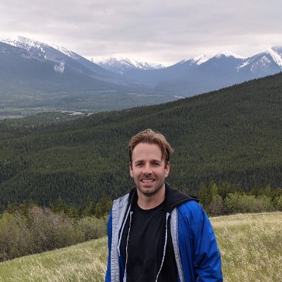 Likes: economics and public policy, bière du nord and Canada Basketball.
Loves: kindness, optimism, empathy and Lille, France.