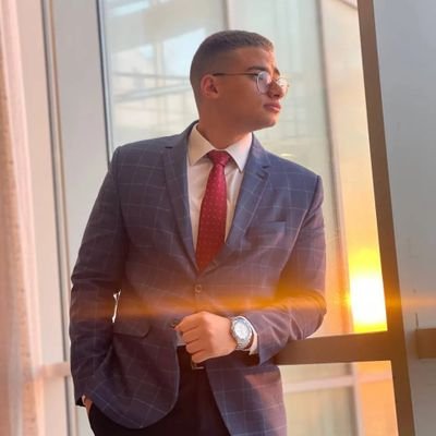 Amr_M_Elmalky's profile picture. med student 
NMU³.                                                              مصري عايش بمصر
     
https://t.co/aa06aQMnRC