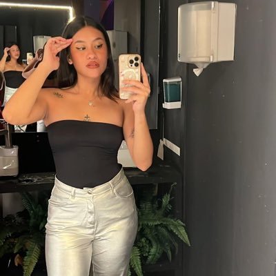 karimects's profile picture. Sí soy todo lo q dicen de mí, ya cállense