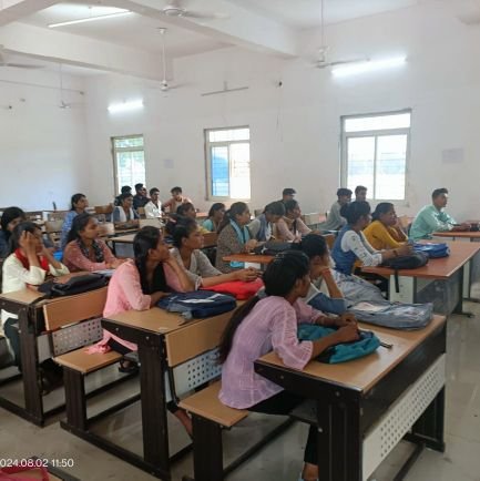 akashkushw13528's profile picture. 