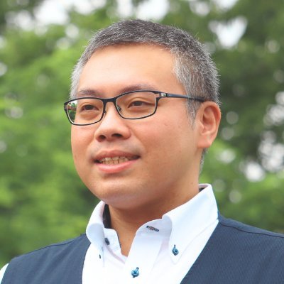 市議会では議会運営委員会、産業建設常任委員会、議会報編集委員会所属し、議会運営委員会の副委員長として議会議事運営にも力を注いでいます。
公式サイト:https://t.co/CyAi11uNd6