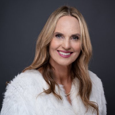 CudmoreJen's profile picture. Entrepreneur Alignment, High Level Success Coach 
Jen Cudmore is a paradigm shift master, creating breakthroughs with mindset, inspiration, strategy and energy.