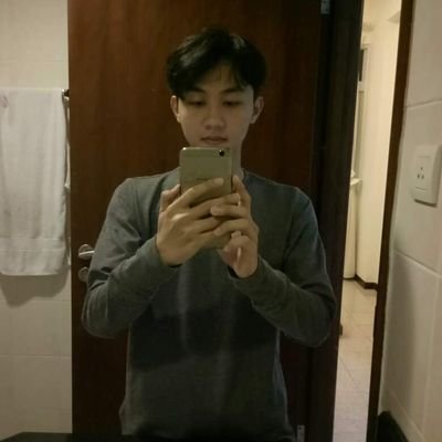 Tốt nghiệp đại học kinh tế Thành phố Hồ Chí Minh ( UEH ).
Mong muốn phát triển Vịnh Tre thành nơi phát triển và đáng sống.