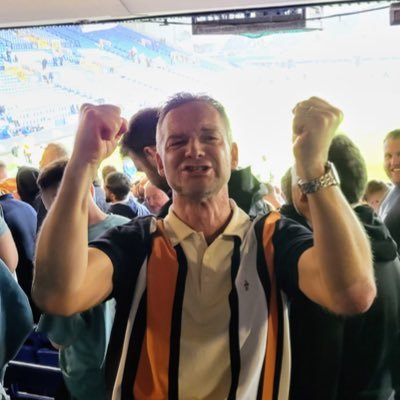 Luton Town mad fan!! Happily Married Dad of 2 living/working in Aylesbury. Director/Owner of PDi Insurance Services, High Street, Aylesbury.