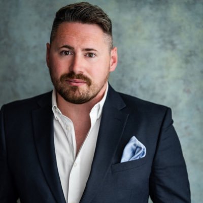 Theatre Producer for @chrisharperprods • own a dog called Paddington, about 20 Koi Fish & love cycling 🚲