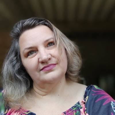 Sou Cristã, creio que o certo é certo, ainda que ninguém faça e o errado é errado, ainda que todos façam..
Amo meu país 🇧🇷
Jesus é a razão do meu viver 💞