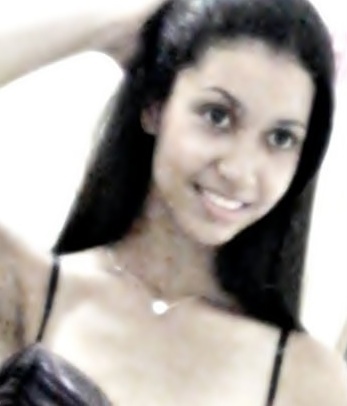 Busco a felicidade nas pequenas coisas,
pois nas coisas mais simples da vida está o que se tem de mais belo.
Sonhe alto, mas com os pés no chão.