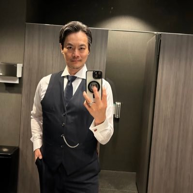 I'm an Opera Singer. Well, I do other things too... お仕事、レッスン: 歌唱、英語発音、その他の言語ディクション、アクティングコーチングなどなどの依頼は teppeikono78@gmail.com へ。