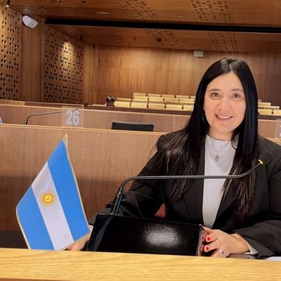 Concejala del Bloque Hacemos Unidos por Córdoba.
Licenciada en Comunicación Social.
Peronista✌
Mamá de Sofia