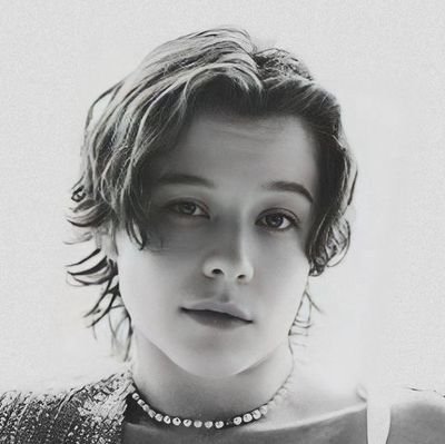lgbtwice5h's profile picture. hi Adora