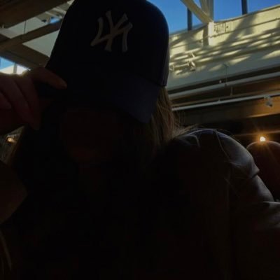 heyydmla's profile picture. 