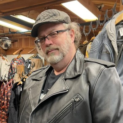 primalbruce's profile picture. Sex Educator / 30 years in the BDSM & Kink community / Sex Worker / 420 friendly / Cosplayer / One half of the adult product review team of Lavinia’s Squishies.