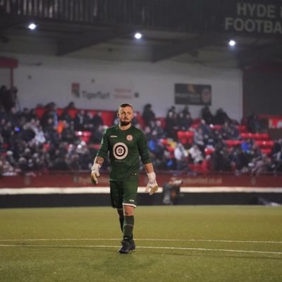 Known to occassionly enjoy having balls in my hands ⚽