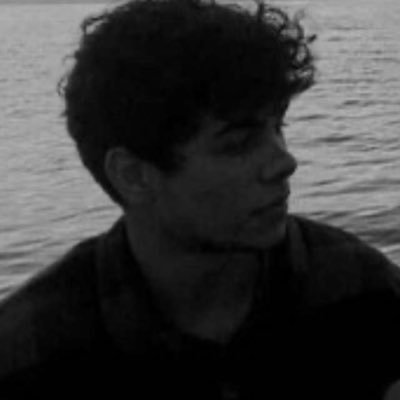 3ASELL3's profile picture. ‏• ‏ضحكة الشخص الي تحبه توصل لاعمق نقطه بقلبك ودك كل شوي يضحك بس عشان تبتسم .
.🙈💜'