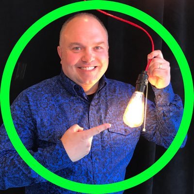 Keynote Speaker | 2x TED❌ | Coach | PA/Arena Host🎙️ SneakerHead👟 @Yankees ⚾️ @Lakers 🏀 @StarWars ⭐️ @briggsloveland 🦁 @emersonlionsden
