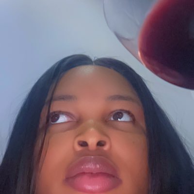 Lawyer|| I mix drinks for sweet toothed beings! plus obsessed with Fridays