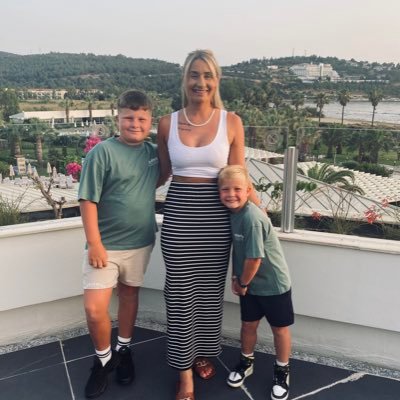 demiigodson's profile picture. Mama 👩‍👦‍👦