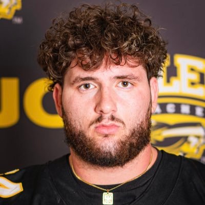 SakiriAbrahim's profile picture. Albianan 🇦🇱 | 6’2,300 2x all district Guard | Full Qualifier #TrustheProcess🦍#JUCOPRODUCT.