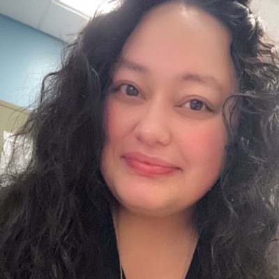 JE_58411's profile picture. Book loving,Plant Owning, Pilates and Yoga loving mom of 4 and a Tito 🫶