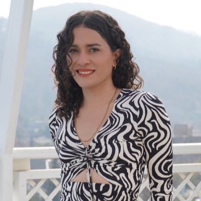 Me interesan muchas cosas pero estudié publicidad y trabajo en marketing digital.