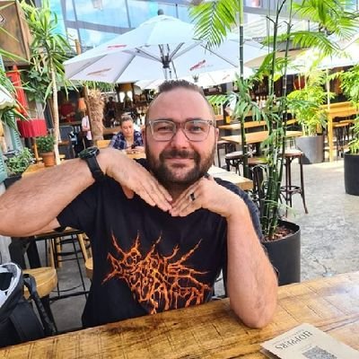 Community Manager at https://t.co/pRwAlyJs55 | Coffee Roaster | Indie Horror Lover | Husband | Cat Dad | Console Gamer | Steelbook Adict |