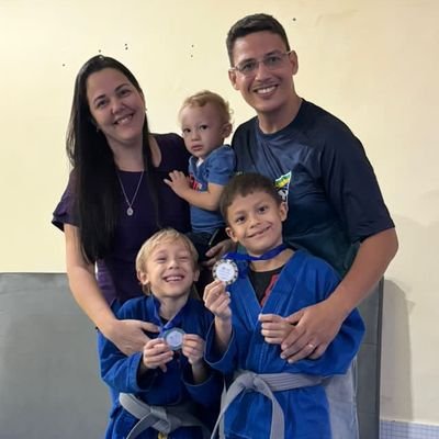 Filho, Marido e Pai.
Católico.
Historiador.
Perito Judicial.
Eng. Civil.
Esp. Auditoria, Avaliações e Perícias de Eng.
Esp. Patologia das construções.
MECÃO