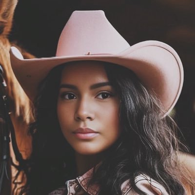 Alaniadelilah's profile picture. Mom. entrepreneur. content creator.