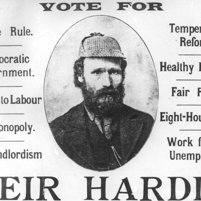 Republican Socialist, Sous Chef,
Humanitarian Aid worker;@eastwoodrefugee
Antifascist, Irish reunification,Ex Trade Unionist
@CelticFC @LFC