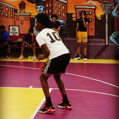 Hamilton, New Jersey…football/basketball…fs/rb/pg/sg… attend Hamilton high West