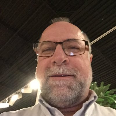 UX Designer, Front End Developer, Design student. #DesignThinking Huge NF fan. https://t.co/95O5e8EYjH Dream Big! Go Warriors, Giants, & Niners