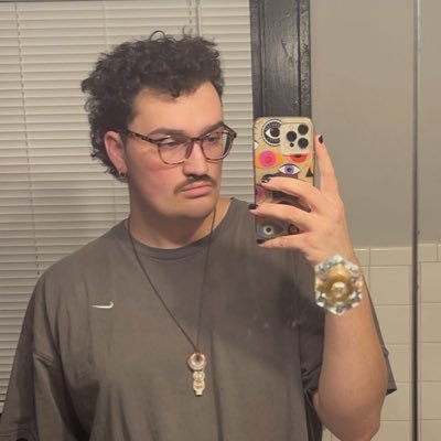 23/ he/they / UNT
