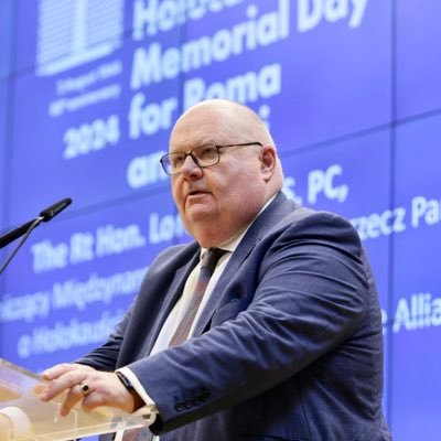 @EricPickles