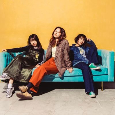 大阪発2019年結成,3ピースポップスロックバンド! Vo/Gt.リコ ( @who_is_ricochan ) Gt/Cho.ぺっぺ ( @pepe_no_rock ) Ba/Cho.はな ( @haaana_auo )
