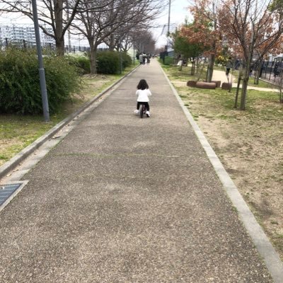 会社経営者48歳。4歳娘の子育て中。22年5月コロナ罹患後、後遺症に悩まされ続ける。倦怠感がひどかったがほぼ寛解。遺症闘病記をnoteにて公開→ https://t.co/IlODJ1bOKgフルマラソン復活に向けてトレーニング中