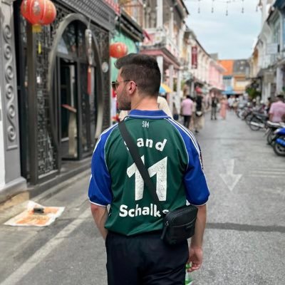 Lukasfuego's profile picture. 📍BLN ⚽️ S04 🏈 Panthers 🏀 Hornets