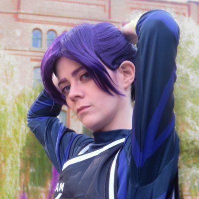 UK. Cosplayer. Twitch Affiliate. DnD Nerd. Older than I look. Enquiries: tinypigeonuk_enquiries@hotmail.com