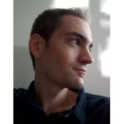 Licenciado en Comunicación • Periodista • Locutor Nacional 9.456. Cuervo. Melómano. Información/opinión política. Pasan los gobiernos, quedan los periodistas.