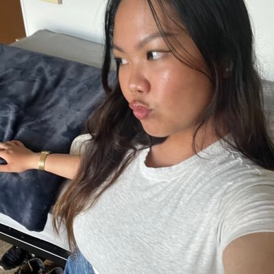 heyjxne's profile picture. let whoever think whatever 🌻